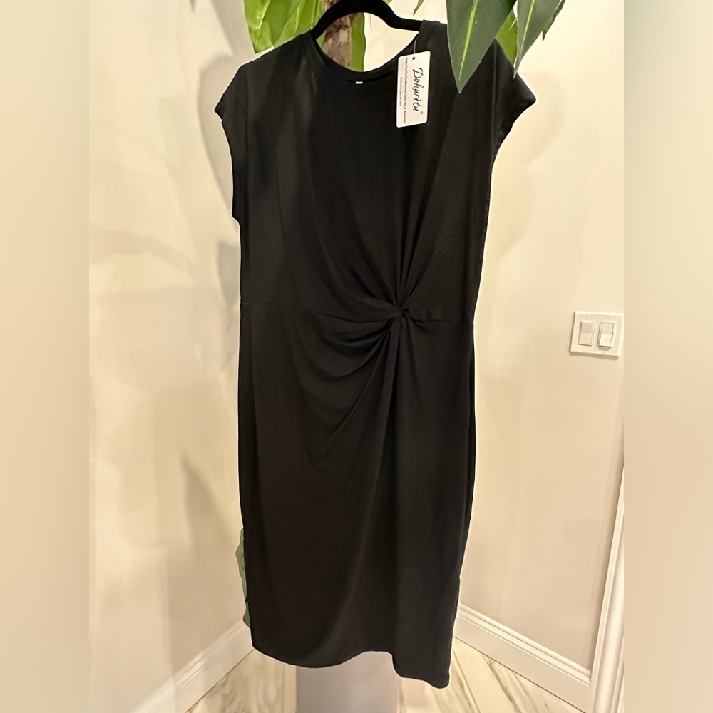 Black simple dress